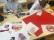Schülerinnen und Schüler erstellen Plakate gegen Rassismus 