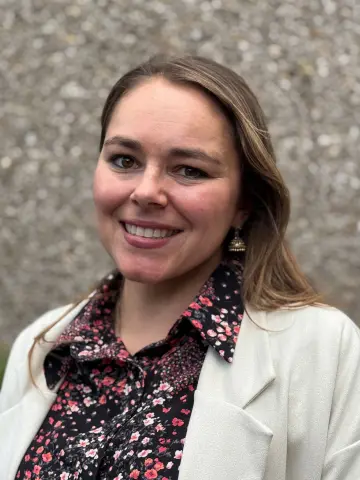 Portraitfoto Irene Schippl-Carrera